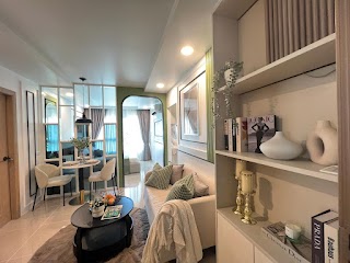 Royal Place Condominium – Condo for Sale view 8