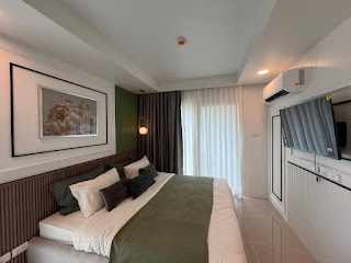 Royal Place Condominium – Condo for Sale view 1