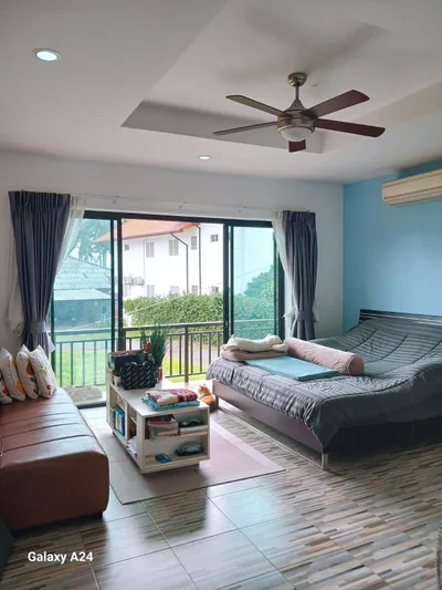 Only 3 minutes from the house to the beach! Peaceful and private atmosphere, perfect for relaxation view 6