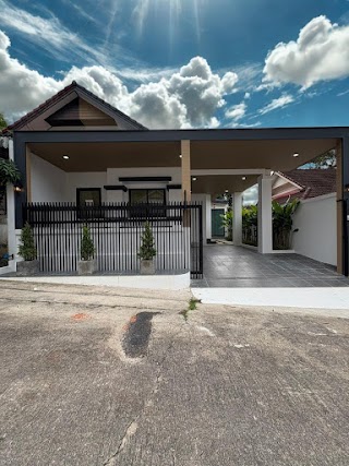Single-Storey Semi-Detached House for Sale – Thepsatri Village view 1