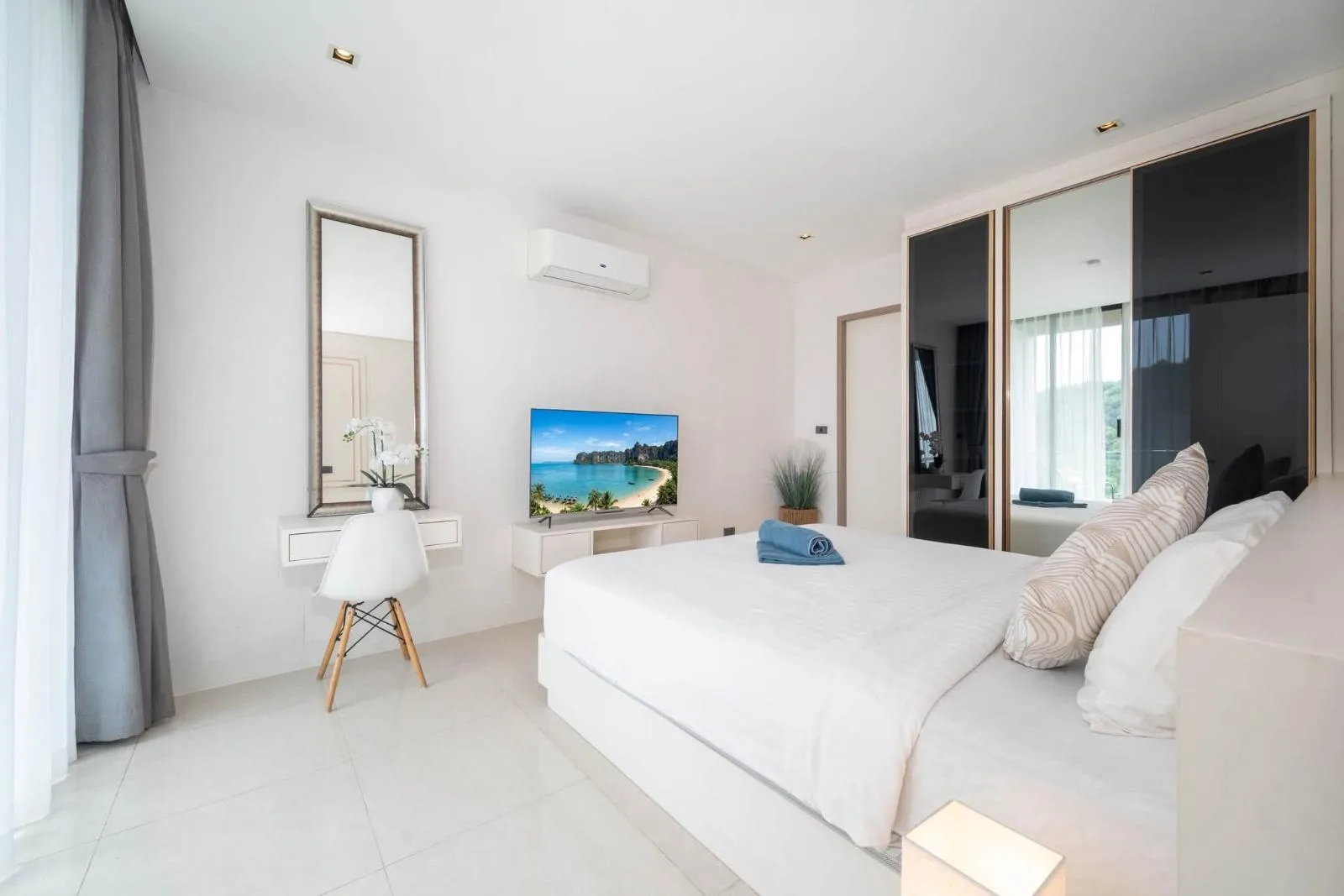 Sea View 1-Bedroom Condo for Rent – Patong, Phuket