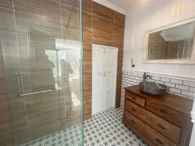 Detached House for Rent at Property Details view 4