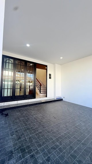 Stylish Modern Townhome – Overlooking the Park at Srisuchart 5 Village view 7