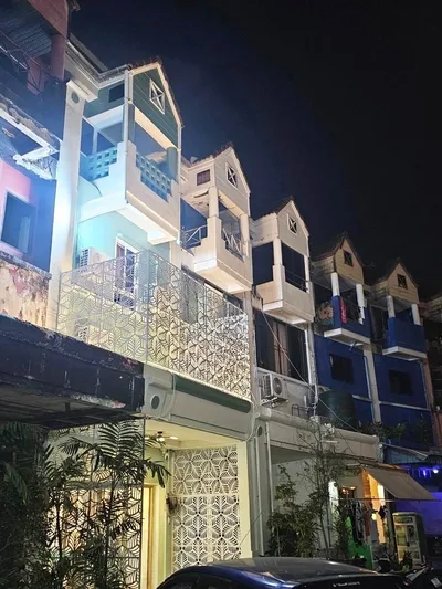Land Area: 12 Sq.Wah (Single Shophouse) view 1