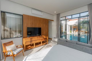 Luxury 6-Bedroom Pool Villa – Near Bangtao Beach view 9