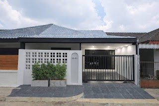 Townhouse for Sale – Jomthong Manikram Village view 1