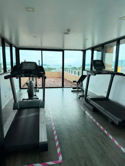 Fully furnished condo – Dlux Condo view 9