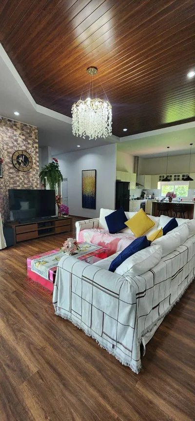 Spacious 3-Bedroom House with Large Fenced Yard for Rent – Near Robinson Thalang view 2